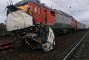 Colisão entre trem e ônibus deixa 19 mortos na Rússia