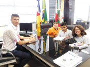 Estudantes do Col&eacute;gio Extens&atilde;o X visitam &agrave; C&acirc;mara de Vereadores