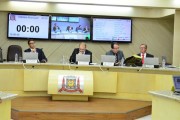 Projeto que reduz sal&aacute;rio &eacute; aprovado em segunda vota&ccedil;&atilde;o