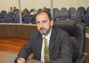 Professor Jord&atilde;o sugere campanha para doa&ccedil;&atilde;o de livros