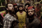 Tributo ao Charlie Brown Jr aterrissa em Balne&aacute;rio Cambori&uacute;