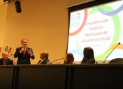 SST re&uacute;ne gestores de munic&iacute;pios catarinenses em encontro