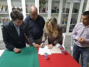 Hybel, Prefeitura de Crici&uacute;ma e Larm oficializam parceria