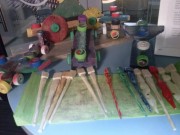 Artista Passionn&eacute; d&aacute; aos diversos materiais uma nova vida