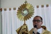 Cen&aacute;culo de Pentecostes re&uacute;ne centenas de fi&eacute;is em Crici&uacute;ma