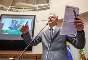 Deputado repudia tentativa de criminalizar movimento