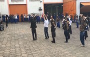 Gin&aacute;stica Laboral &eacute; realizada em empresa da cidade