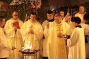 Fi&eacute;is celebram a ressurrei&ccedil;&atilde;o de Jesus na Catedral S&atilde;o Jos&eacute;