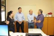 Kammer e Hobold visitam setores no Pa&ccedil;o Municipal