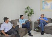 Presidente do Legislativo recebe OAB em seu gabinete