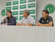 Jogador Alan Ruschel e jornalosta Rafael Henzel em Chapec&oacute;