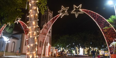 Içara é iluminada para o Doce Natal promoção da CDL no mês de dezembro