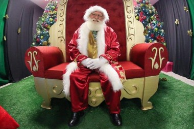 Alunas de Design de Moda criam novos trajes de Papai Noel