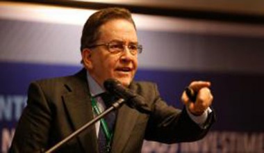 Presidente do BNDES alerta que devolu&ccedil;&atilde;o de R$180 bi diminui tamanho do banco