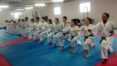 Equipe de karat&ecirc; da FMCE embarca para desafio nacional