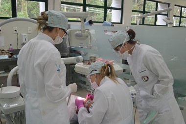 Unesc realiza capacitação com profissionais da Odontologia de Braço do Norte