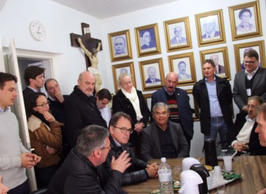 Contorno Vi&aacute;rio e Descentraliza&ccedil;&atilde;o pautam agenda do PMDB