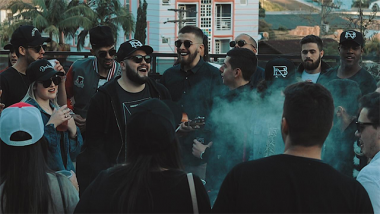 Doce Samba lan&ccedil;a clipe &ldquo;Amizade Colorida&rdquo;