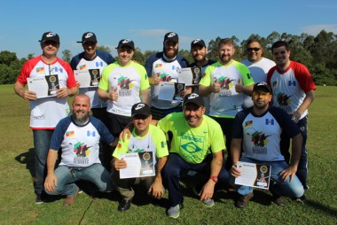Campe&atilde;o brasileiro de tiro esportivo realiza curso em Crici&uacute;ma