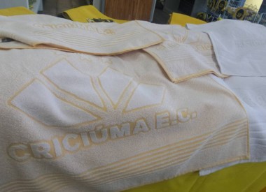 Opções de toalhas do Criciúma da Loja Tigre Maníacos