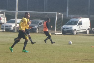Treino intenso t&aacute;tico no Centro de Treinamento do Tigre
