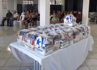 Associa&ccedil;&atilde;o Beneficente Amor e A&ccedil;&atilde;o realizou entrega de cestas b&aacute;sicas