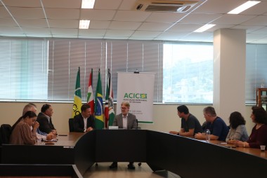 Encontro na Acic com a presen&ccedil;a do presidente da Acate debate tecnologia