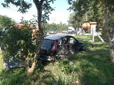 Acidente na Rodovia SC-443 em Içara deixa três pessoas feridas