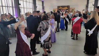 Servi&ccedil;o do Idoso da Afasc promove Baile dos Reis e Rainhas dos Grupos de Idosos