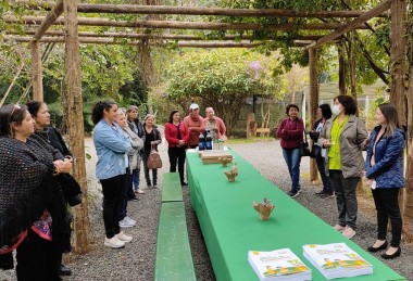 Projeto piloto leva Oficina de Jardinagem &agrave;s m&atilde;es dos clubes da AFSC