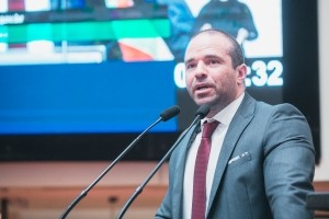 Fardas sem c&acirc;meras e altera&ccedil;&atilde;o na escala da PMSC repercutem na Sess&atilde;o