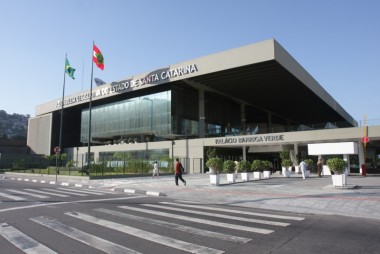 Audi&ecirc;ncia p&uacute;blica na Alesc lan&ccedil;a Atlas do Servi&ccedil;o P&uacute;blico de Santa Catarina