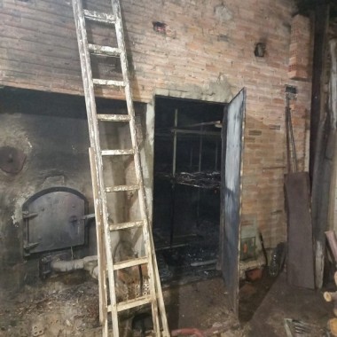 Inc&ecirc;ndio atinge estufa de fumo no Bairro Po&ccedil;o Oito em I&ccedil;ara (SC)