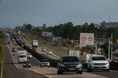 Feriado de R&eacute;veillon deve movimentar quase 1,5 milh&otilde;es de ve&iacute;culos na BR-101 Sul/SC