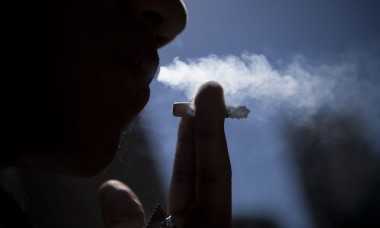 Fumante com covid-19 tem 14 vezes mais chances de morrer alertam cardiologistas