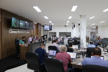 Legislativo realiza tr&ecirc;s sess&otilde;es seguidas para limpar pauta do exerc&iacute;cio