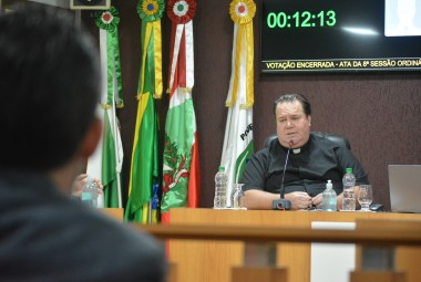 Padre Giliard fala sobre a fome: "realidade que nos persegue" no Legislativo