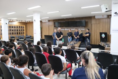 Estudantes da Escola Municipal Tranquillo Pissetti visitam o Legislativo