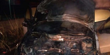Ve&iacute;culo pega fogo sobre viaduto da Rodovia SC-445 em I&ccedil;ara