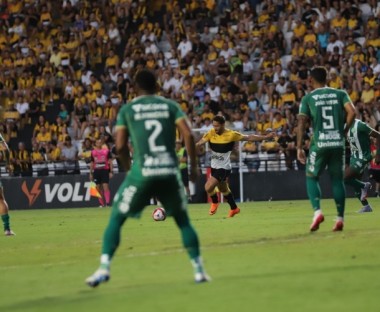 Crici&uacute;ma E.C.perde para a Chapecoense no HH no jogo de ida das quartas