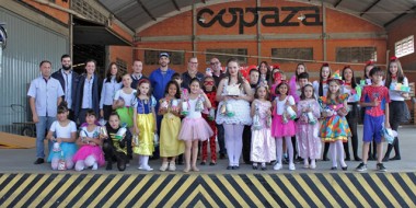 Copaza comemora 27 anos com show de alunos da Escola Augusta Scotti Bacis