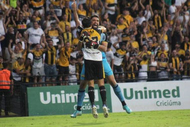 Gustavo completa 150 jogos com a camisa do Tigre defendendo dois pênaltis