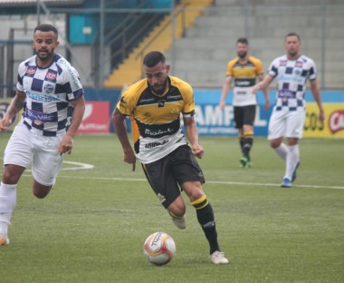 Crici&uacute;ma E.C. volta a perder pela S&eacute;rie C e cai pra s&eacute;tima coloca&ccedil;&atilde;o no Grupo B
