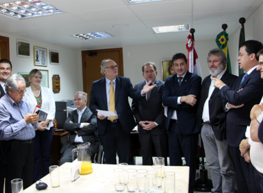 Dr. Vicente luta em prol da Instala&ccedil;&atilde;o de Consulado Italiano em SC