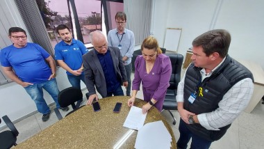 Governo de I&ccedil;ara (SC) firma conv&ecirc;nio com a Associa&ccedil;&atilde;o de Aposentados