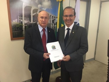 Deputado Jorginho Mello cobra publica&ccedil;&atilde;o de decreto que melhora acessibilidade