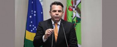 Luiz Fernando Vampiro ser&aacute; o novo secret&aacute;rio da Educa&ccedil;&atilde;o de Santa Catarina