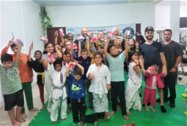  Fabricando Campe&otilde;es promove dia especial para as crian&ccedil;as do Balne&aacute;rio Rinc&atilde;o