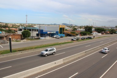 DNIT/SC faz repintura em sinaliza&ccedil;&atilde;o da BR-101 entre Paulo Lopes a Laguna