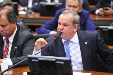 Taxa cobrada pela Caixa &eacute; exorbitante, denuncia Peninha